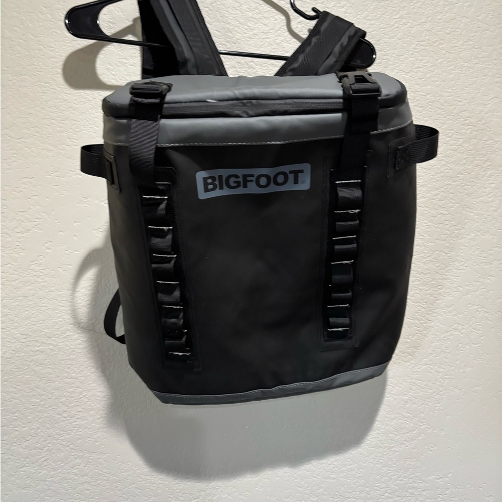 Bigfoot Insulated Backpack Cooler Black and Gray Men's Backpack